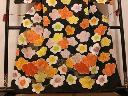 平和屋着物●訪問着　駒刺繍　梅　黒地　金彩　三越扱い　正絹　逸品　AABG9590ph