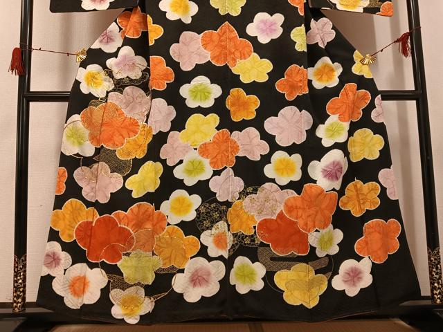 平和屋着物●訪問着　駒刺繍　梅　黒地　金彩　三越扱い　正絹　逸品　AABG9590ph