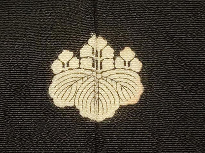 平和屋着物■豪華黒留袖　作家物　駒刺繍　地紙御所車文　暈し染め　金彩　正絹　逸品　AABG9777fw