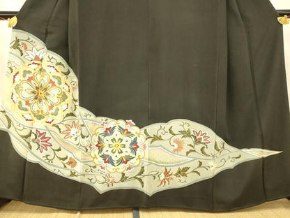平和屋着物■豪華黒留袖　駒刺繍　正倉院更紗花文　金彩　正絹　逸品　AABG9803fw