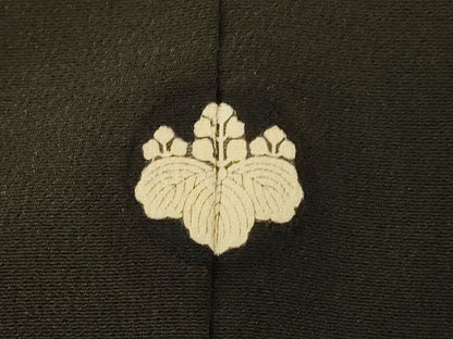 平和屋着物■豪華黒留袖　駒刺繍　正倉院更紗花文　金彩　正絹　逸品　AABG9803fw