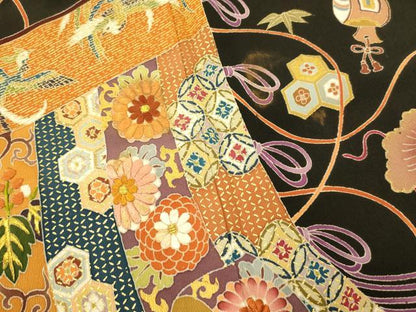 平和屋着物■豪華黒留袖　刺繍　宝尽くし吉祥花文　金糸　金彩　正絹　逸品　AABG9826fw