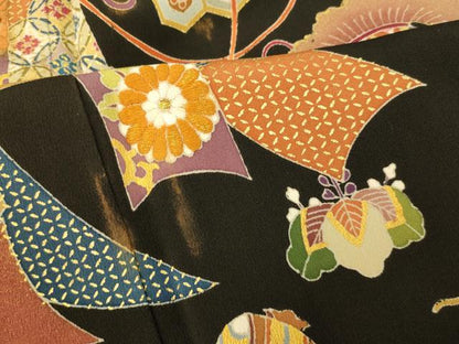 平和屋着物■豪華黒留袖　刺繍　宝尽くし吉祥花文　金糸　金彩　正絹　逸品　AABG9826fw