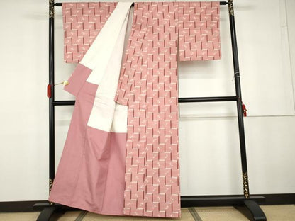 平和屋着物●本場琉球絣　紬　琉球絣文様　反端付き　正絹　逸品　AABG9851cs