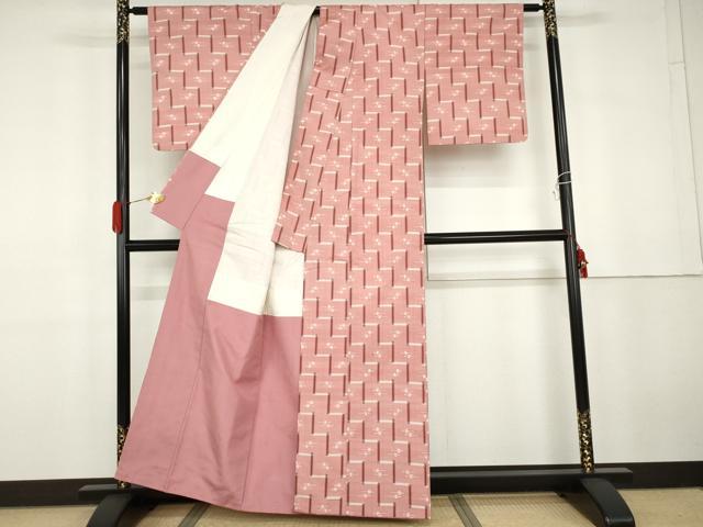 平和屋着物●本場琉球絣　紬　琉球絣文様　反端付き　正絹　逸品　AABG9851cs