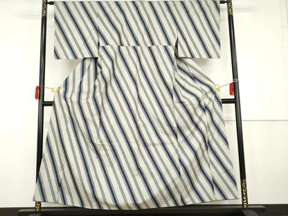 平和屋着物●本場大島紬　カタス9マルキ　斜縞　正絹　逸品　未使用　AABG9880cs