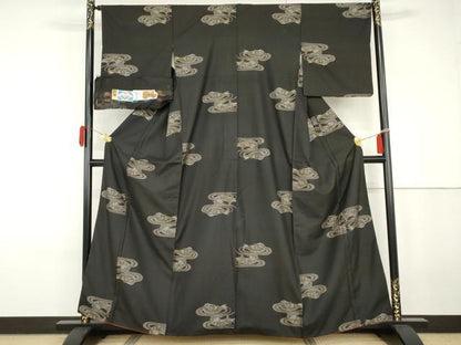 平和屋着物●本場大島紬　古代染色純泥染　手織　地空き　カタス9マルキ　鴛鴦文　黒地　証紙付き　成田染織謹製　正絹　逸品　AABG9942cs
