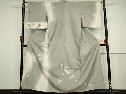 平和屋着物●石川県指定無形文化財　牛首紬　白山工房　手織り　駒刺繍　舞花文　金彩　証紙付き　上代75万　正絹　逸品　AABG9994cs