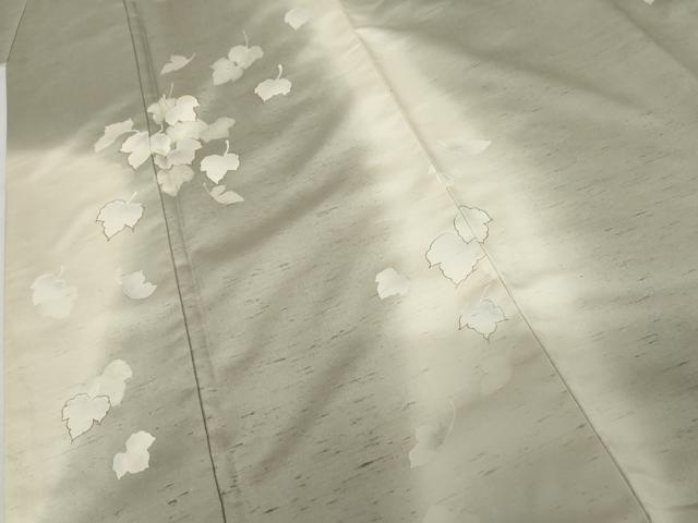 平和屋着物●石川県指定無形文化財　牛首紬　白山工房　手織り　駒刺繍　舞花文　金彩　証紙付き　上代75万　正絹　逸品　AABG9994cs