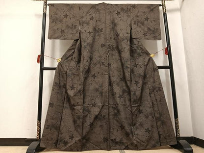 平和屋着物●本場大島紬　カタス7マルキ　葡萄唐草文　正絹　逸品　AABH0441ph