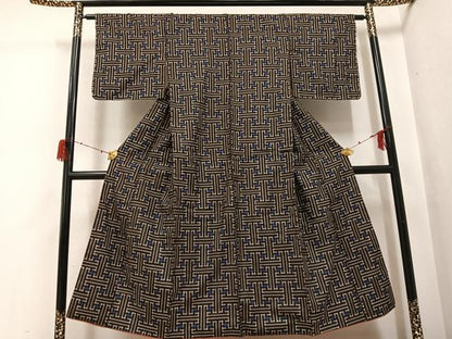 平和屋着物●本場大島紬　龍郷絣　秋名バラ　正絹　逸品　AABH0454ph