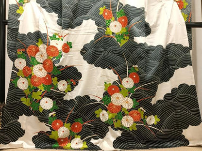 平和屋着物●豪華振袖　駒刺繍　立波菊文　金彩　正絹　逸品　AABH0463ph