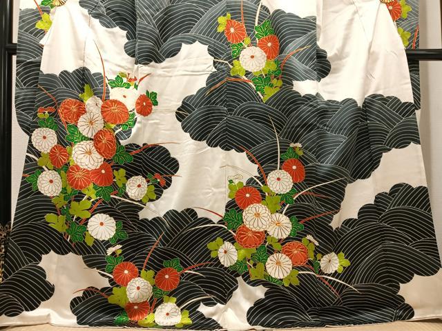 平和屋着物●豪華振袖　駒刺繍　立波菊文　金彩　正絹　逸品　AABH0463ph