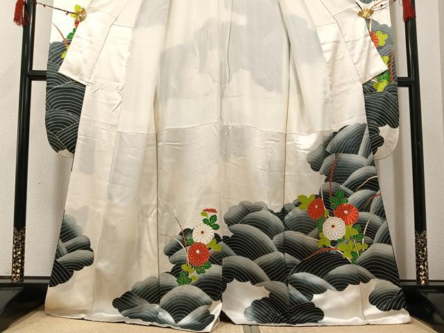 平和屋着物●豪華振袖　駒刺繍　立波菊文　金彩　正絹　逸品　AABH0463ph