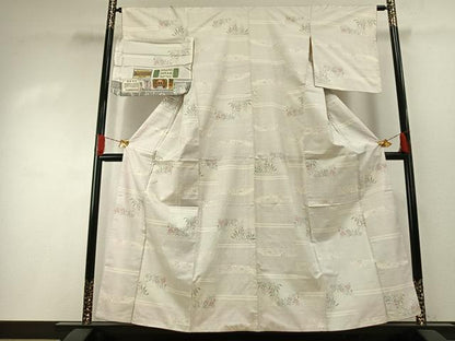 平和屋着物●本場大島紬 白大島 カタス7マルキ 特殊白染 手織 色紙草花文 友原織物謹製 湯水清子作 証紙付き 正絹 逸品 未使用 AABH0529fy