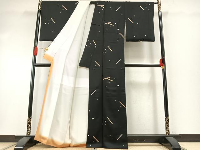 平和屋着物●人形作家・ホリヒロシ　小紋　横笛　黒地　金彩　正絹　逸品　AABH0582fy