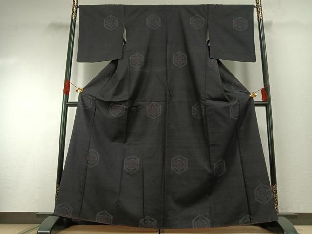 平和屋着物●本場結城紬　重要無形文化財　80亀甲　亀甲花文　飛び亀甲柄　正絹　逸品　AABH0667fy