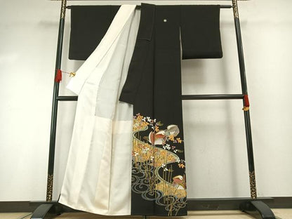 平和屋着物●豪華黒留袖　友禅　駒刺繍　流水花鳥文　金彩　正絹　逸品　AABH0689fy