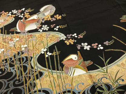 平和屋着物●豪華黒留袖　友禅　駒刺繍　流水花鳥文　金彩　正絹　逸品　AABH0689fy