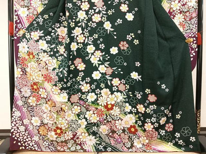 平和屋着物●豪華振袖　駒刺繍　草花文　暈し染め　金彩　銀通し地　正絹　逸品　AABH0816fy