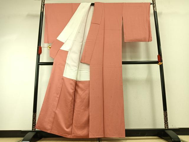 平和屋着物●上質な色無地　幾何学地紋　珊瑚朱色　正絹　逸品　未使用　AABH0846fy 平和屋着物○上質な色無地 幾何学地紋 珊瑚朱色 正絹 逸品 未