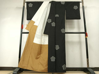 平和屋着物●上質な紬　ねじ梅　黒地　正絹　逸品　AABH0855fy