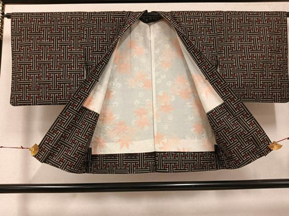 平和屋着物●本場大島紬　龍郷絣　秋名バラ　アンサンブル　正絹　逸品　AABH2004ph