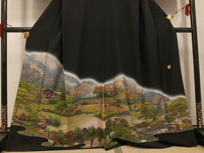 平和屋着物●豪華黒留袖　作家物　乱針刺繍　風景草木文　暈し染め　正絹　逸品　AABH2028ph
