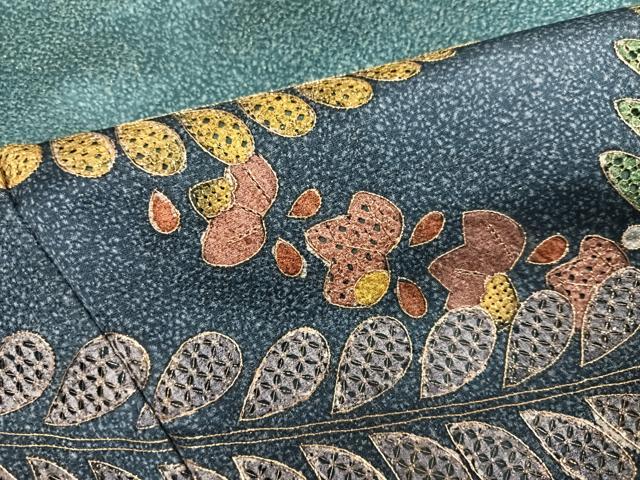 平和屋着物●訪問着　総刺繍　中国三大刺繍　スワトウ刺繍　汕頭刺繍　草花文　暈し染め　金糸　金通し地　正絹　逸品　AABH2069ph