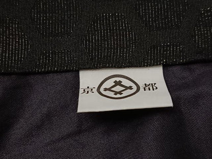 平和屋着物●男性　黒紋付・羽織セット　亀甲文　金通し地　正絹　逸品　AABH2070ph
