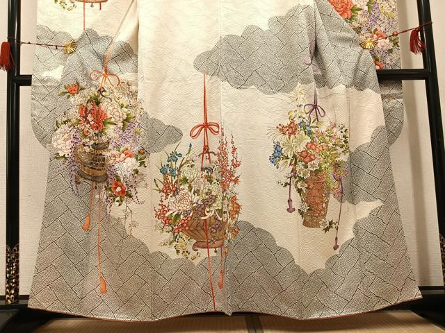 平和屋着物●豪華振袖　駒刺繍　飾花文　金彩　正絹　逸品　AABH2077ph