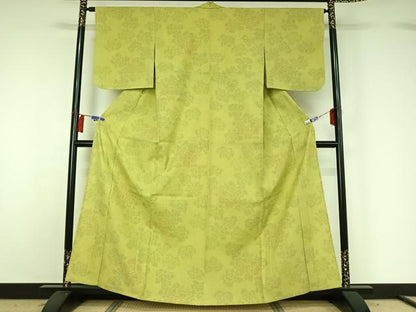 平和屋着物▽本場結城紬　重要無形文化財　単衣　80亀甲　草花文　若葉色地　正絹　逸品　AABH2217jh