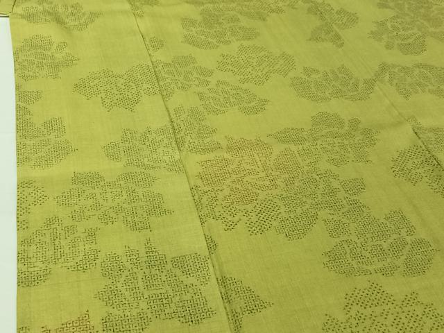 平和屋着物▽本場結城紬　重要無形文化財　単衣　80亀甲　草花文　若葉色地　正絹　逸品　AABH2217jh