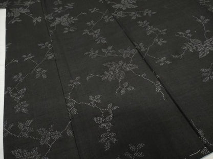 平和屋着物●上質な紬　亀甲絣　枝花文　黒地　正絹　逸品　未使用　AABH2606ck