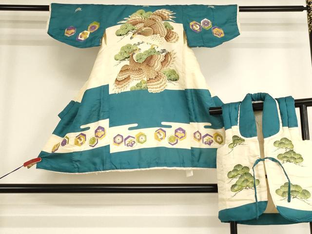 平和屋着物[]七五三　男の子　3歳　一つ身　祝着・被布セット　鷹　松　金彩　正絹　逸品　AABH2806ja