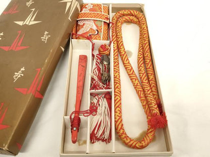 平和屋本店[]七五三 女の子 和装小物セット 飛鶴花文 金糸 箱付き 逸品 AABH2830ja