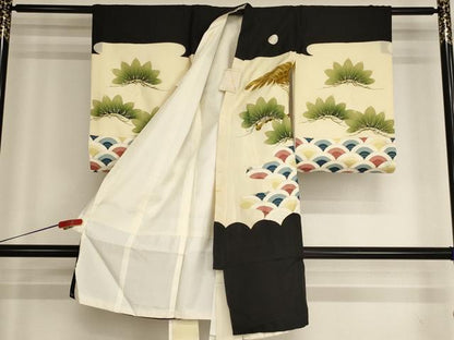 平和屋着物[]お宮参り　男の子　祝着　産着　初着　のしめ　刺繍　鷹　松　青海波　金糸　金彩　逸品　AABH2866ja
