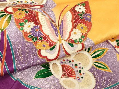 平和屋着物[]七五三　女の子　７歳　祝着　四つ身　長襦袢セット　駒刺繍　舞蝶梅文　金彩　逸品　AABH2869ja
