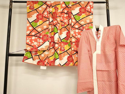 平和屋着物[]七五三　女の子　３歳　祝着　三つ身　長襦袢セット　割り付け花文　金彩　逸品　AABH2870ja