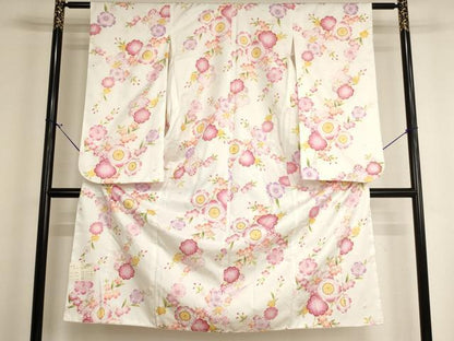 平和屋着物[]七五三 女の子 ７歳 祝着 四つ身 舞桜文 金彩 未使用 AABH2909ja