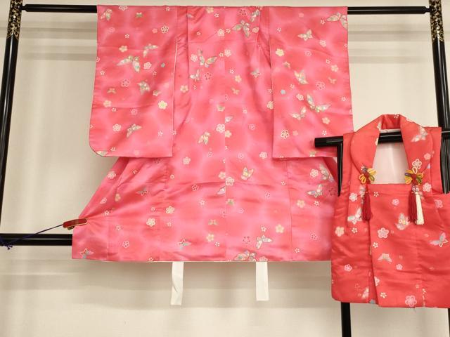 平和屋着物[]七五三　女の子　３歳　三つ身　祝着・被布セット　花蝶文　梅　暈し染め　金彩　AABH2910ja