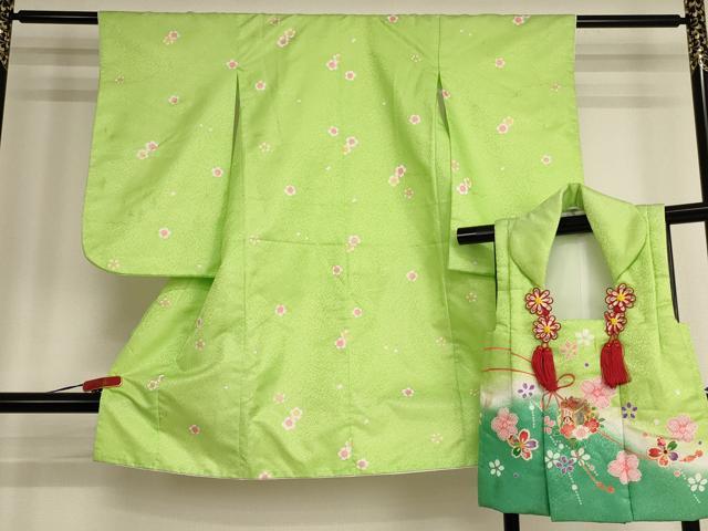 平和屋着物[]七五三　女の子　３歳　祝着　三つ身　被布セット　雪輪御所車花文　暈し染め　金彩　AABH2914ja