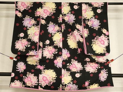 平和屋着物[]七五三　女の子　３歳　祝着　三つ身　JAPAN STYLE　菊　桜　黒地　鬼しぼ縮緬　洗える着物　AABH2923ja