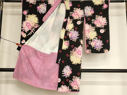 平和屋着物[]七五三　女の子　３歳　祝着　三つ身　JAPAN STYLE　菊　桜　黒地　鬼しぼ縮緬　洗える着物　AABH2923ja