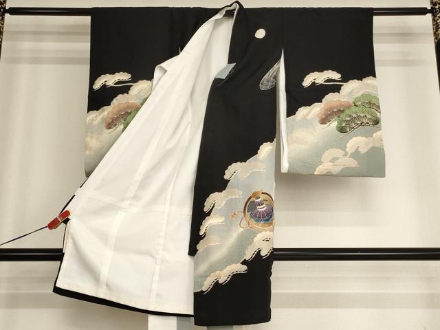 平和屋着物[]お宮参り　男の子　祝着　産着　初着　のしめ　鷹　飛鶴風景文　黒地　金彩　逸品　AABH2949ja
