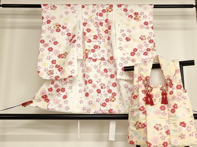 平和屋着物[]七五三　女の子　３歳　祝着　三つ身　被布セット　舞桜文　金彩　AABH2952ja