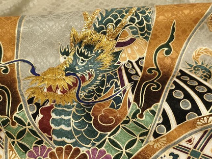 平和屋着物[]お宮参り　男の子　祝着　産着　初着　のしめ　刺繍　兜　吉祥丸文　金糸　金彩　逸品　AABH2961ja