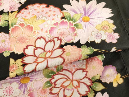 平和屋着物[]七五三 女の子 ７歳 祝着 四つ身 雪輪花文 黒地 金彩 AABH2995ja