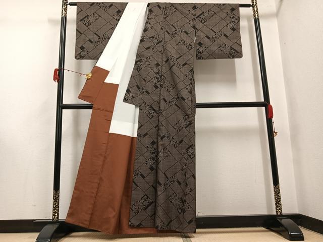 平和屋着物●本場大島紬　古代染色純泥染め　一元絣　証紙付き　正絹　逸品　AABH3034ph