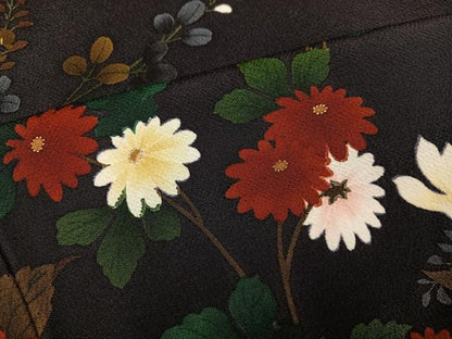 平和屋着物●豪華振袖　刺繍　草花文　黒紅色　金彩　鬼しぼ縮緬　正絹　逸品　AABH3069ph